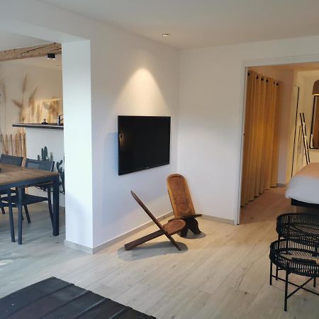 Casa Louise Suites And Spas Privatifs Сен Максим Екстериор снимка