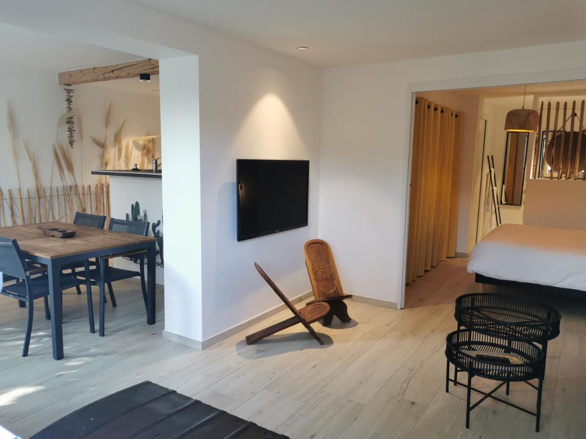 Casa Louise Suites And Spas Privatifs Сен Максим Екстериор снимка
