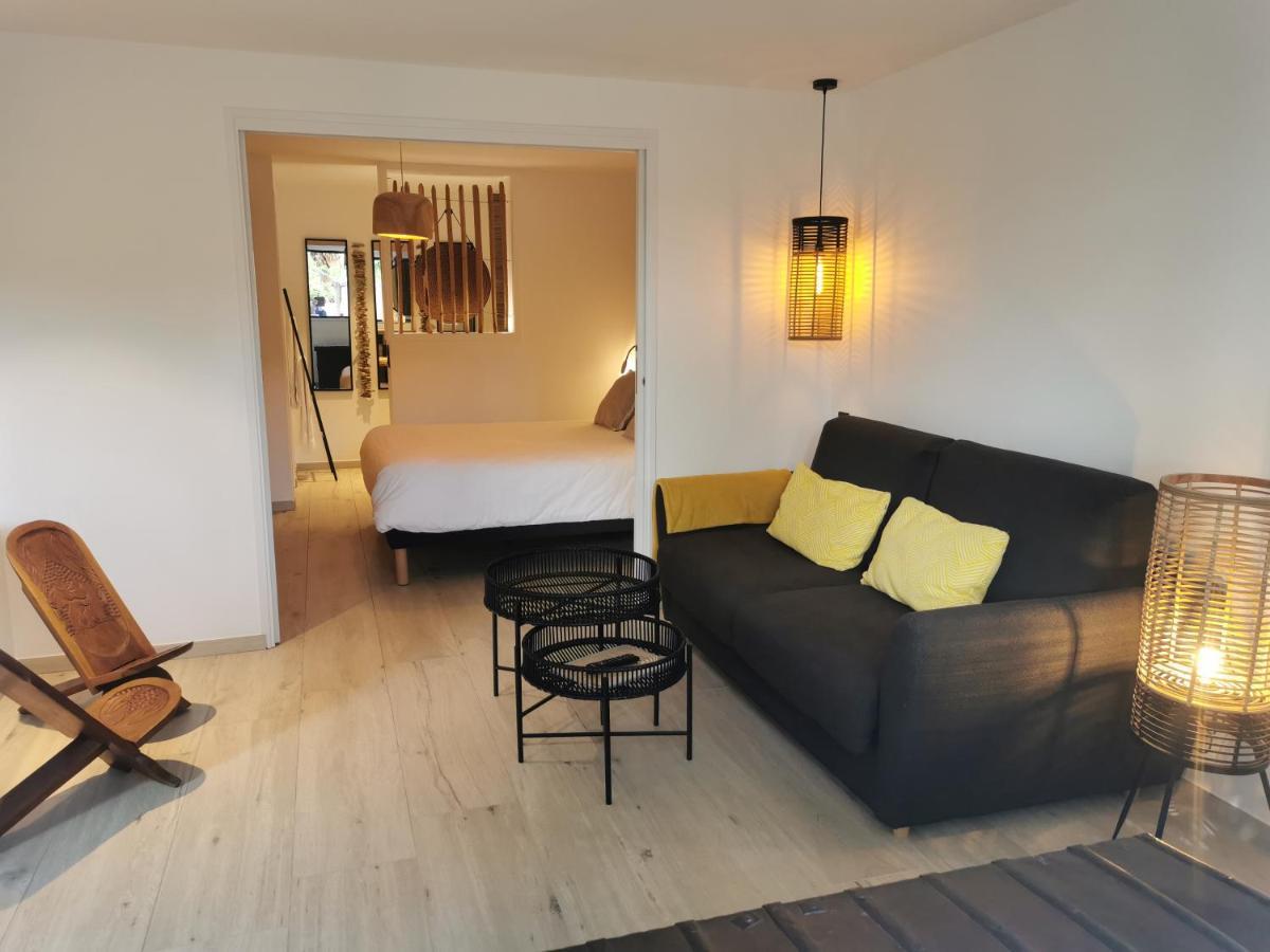 Casa Louise Suites And Spas Privatifs Сен Максим Екстериор снимка