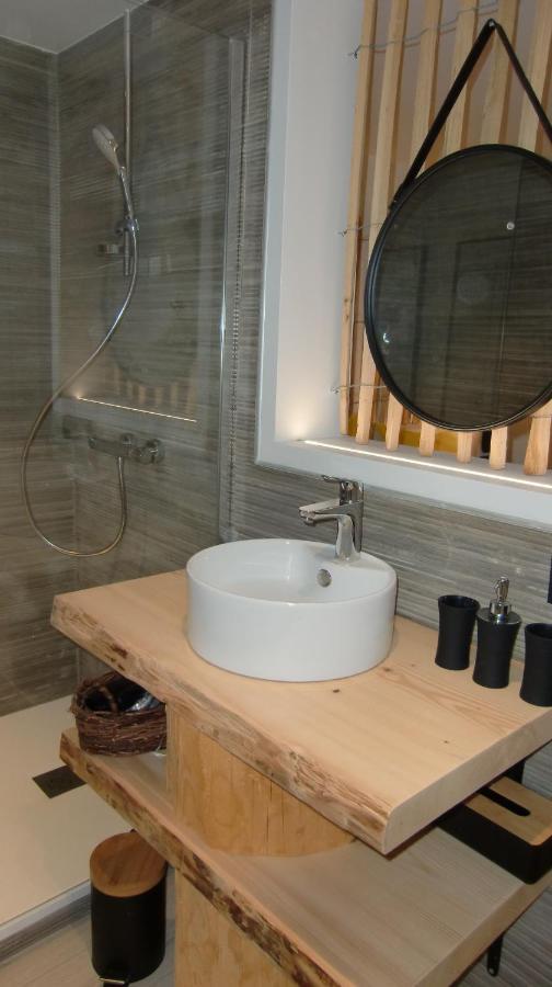Casa Louise Suites And Spas Privatifs Сен Максим Екстериор снимка